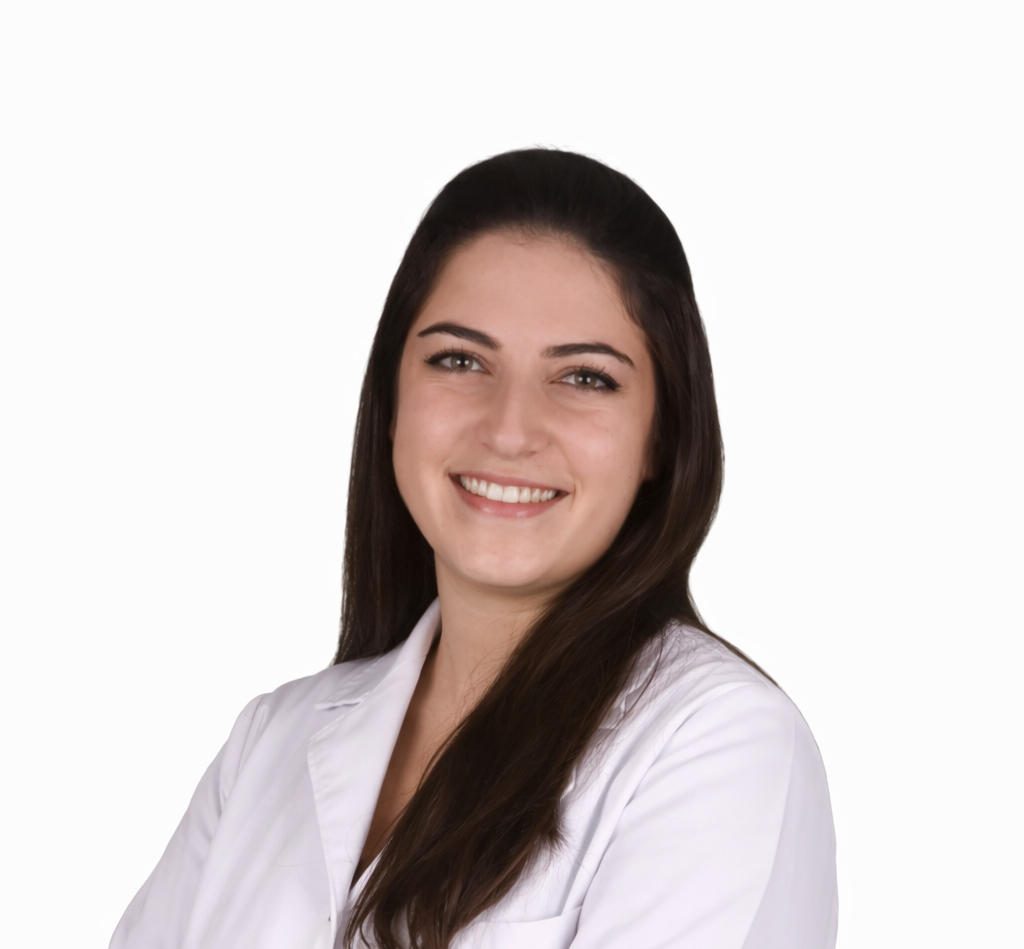Uzm. Dt. Aylin Örenç Paksoy, Protez Uzmanı