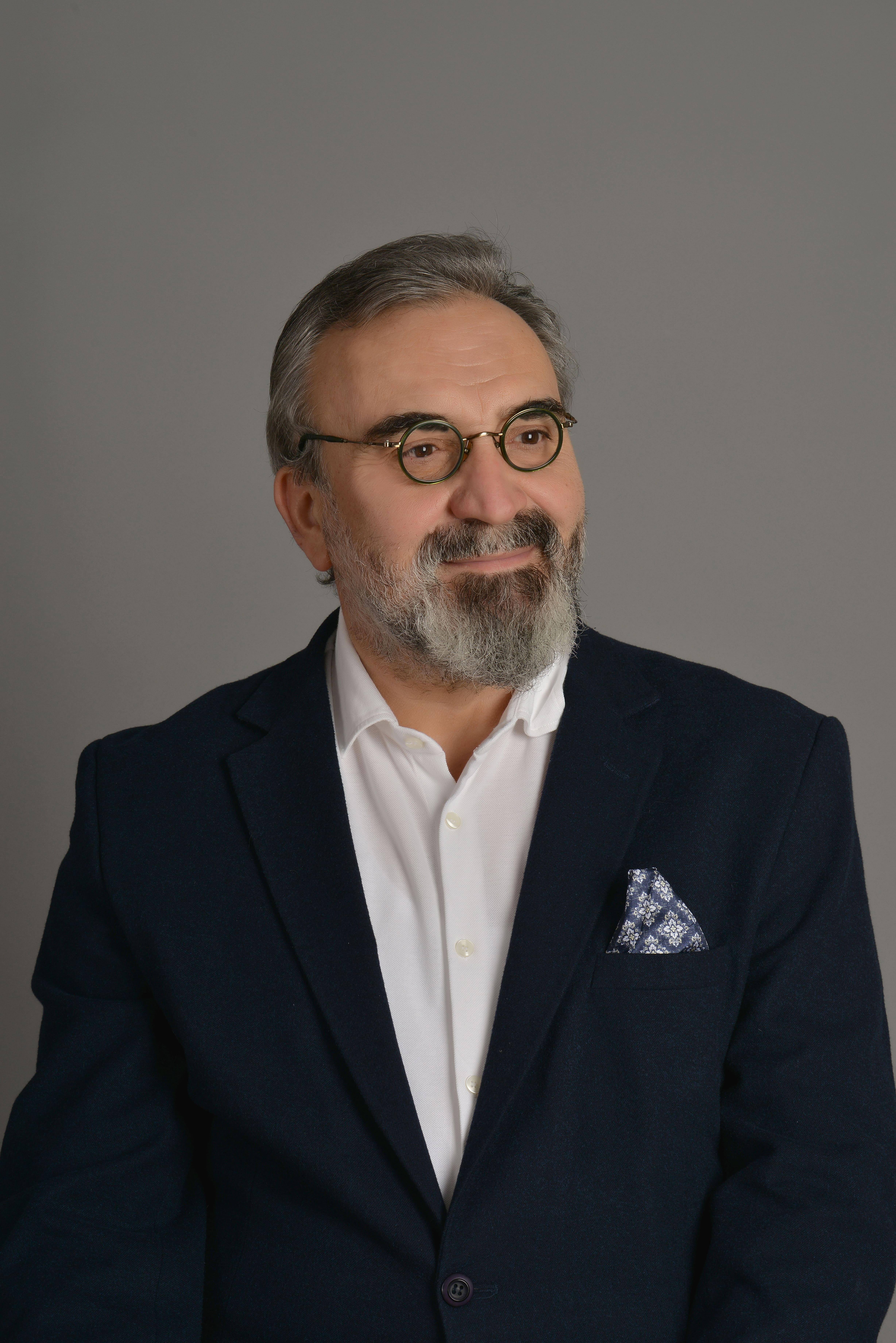 Dr.Senai Demirci